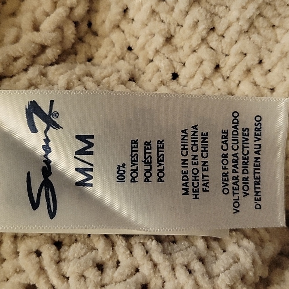 SEVEN7 oversized knit sweater in off white. Size is Medium. - Picture 8 of 8
